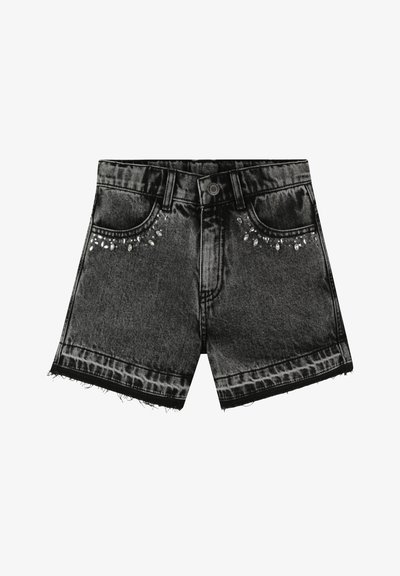 Shorts in denim nero con orlo sfilacciato, caratterizzati da decorazioni in strass sulle tasche frontali e un design classico a cinque tasche.
