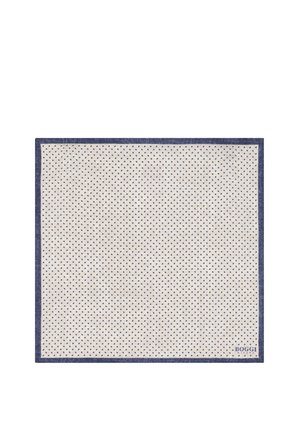Ein Taschentuch aus cremefarbenem Stoff mit kleinen marineblauen Punkten und einem einfarbigen marineblauen Rand, "Boggi Milano" Logo in einer Ecke.
