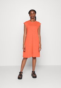 Vero Moda Petite VMJUNE KNEE DRESS - Vestido de dia - spicy orange