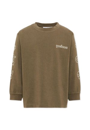 Camicia marrone a manica lunga con disegni grafici bianchi sulle maniche e piccolo testo stilizzato sulla parte sinistra del petto.