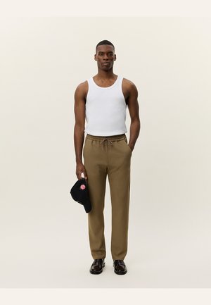 COMO TAPERED PANTS SEASONAL - Chino - brown