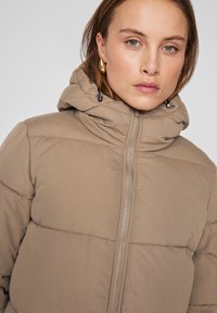 VILA Abrigo de invierno - walnut