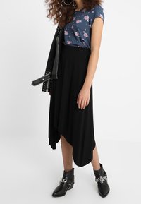Even&Odd Falda larga - black