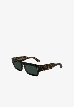 Γυαλιά ηλίου με ορθογώνιο σχήμα, μαύρο και καφέ καρυδιά σχέδιο, πράσινους φακούς και αντίθετους χρυσούς μεταλλικούς λεπτομέρειες στις βραχίονες.