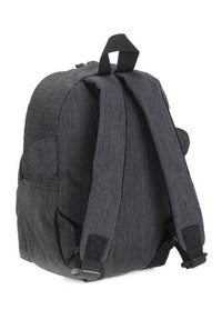 Zaino in tessuto grigio scuro con spallacci regolabili imbottiti, finitura testurizzata, tasche laterali e maniglia superiore per il trasporto.