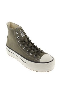 Zapatillas altas de cuero verde oliva con suela de goma blanca, costuras blancas y puntera redonda. Presenta tejido texturizado y ojales de metal.