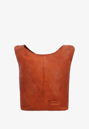 Bruine leren schoudertas met een gladde textuur, afgeronde bovenkant en platte bodem. Beschikt over een merkpatch van leer aan de voorkant.