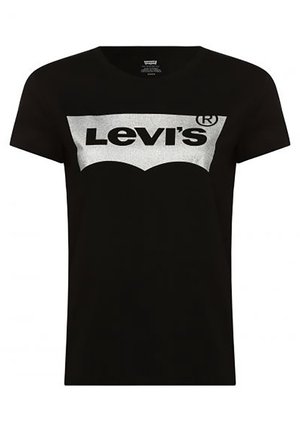 Zwart T-shirt met korte mouwen, voorzien van een zilverkleurig rechthoekig logo en dikke zwarte tekst "Levi's" over de borst.