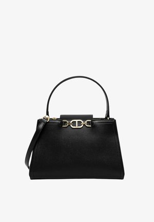 Čierna kabelka vyrobená z hladkého materiálu, s konštruovaným tvarom, zlatým kovovým doplnkom a odnímateľným ramenným popruhom.