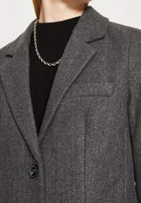 Vero Moda Tall Cappotto classico - mottled dark grey