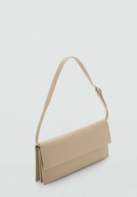 Mango Geantă de mână - brown