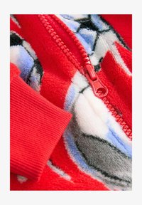 Non selezionato, red football