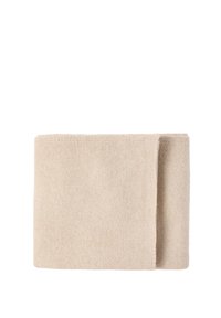 Bæredygtig beige uldscarf med en blød tekstur, rektangulær form og minimalistisk design, der har rene, færdigbehandlede kanter.