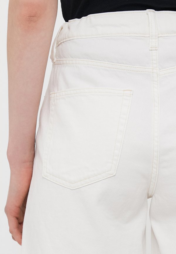 LOOSE BERMUDA - Denim shorts4