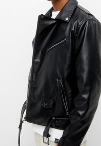 PULL&BEAR Giacca in similpelle - black