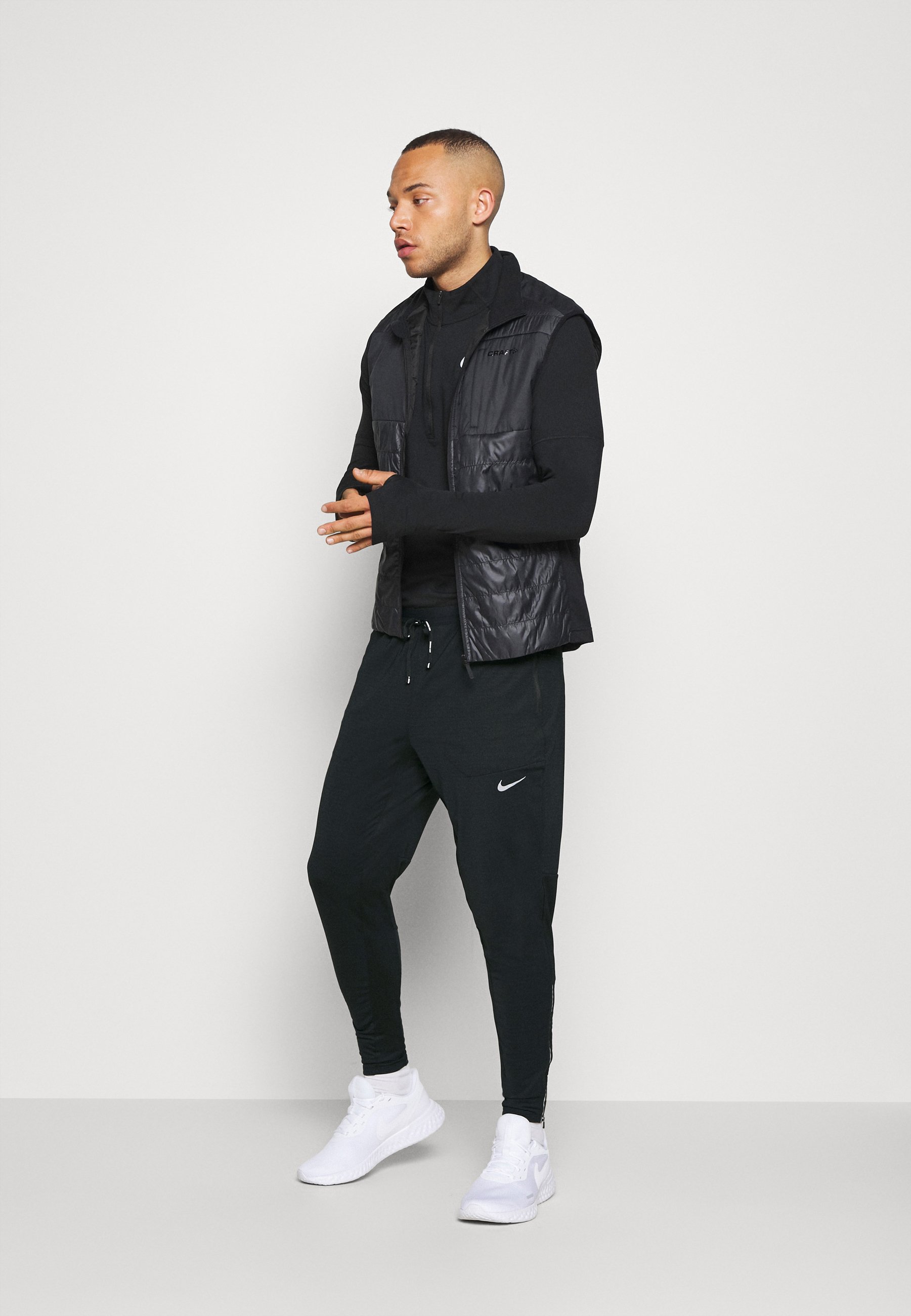 nike tech fleece black reflective