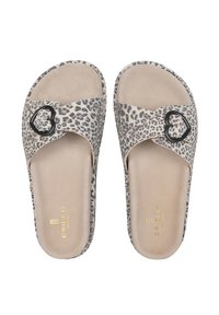 Leopardprint-slippers in beige en grijs, met een zwart hartvormige gesp, zachte suède textuur en tan kleurige binnenzolen met gouden branding.