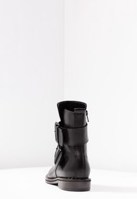 Kennel + Schmenger Botines camperos - black