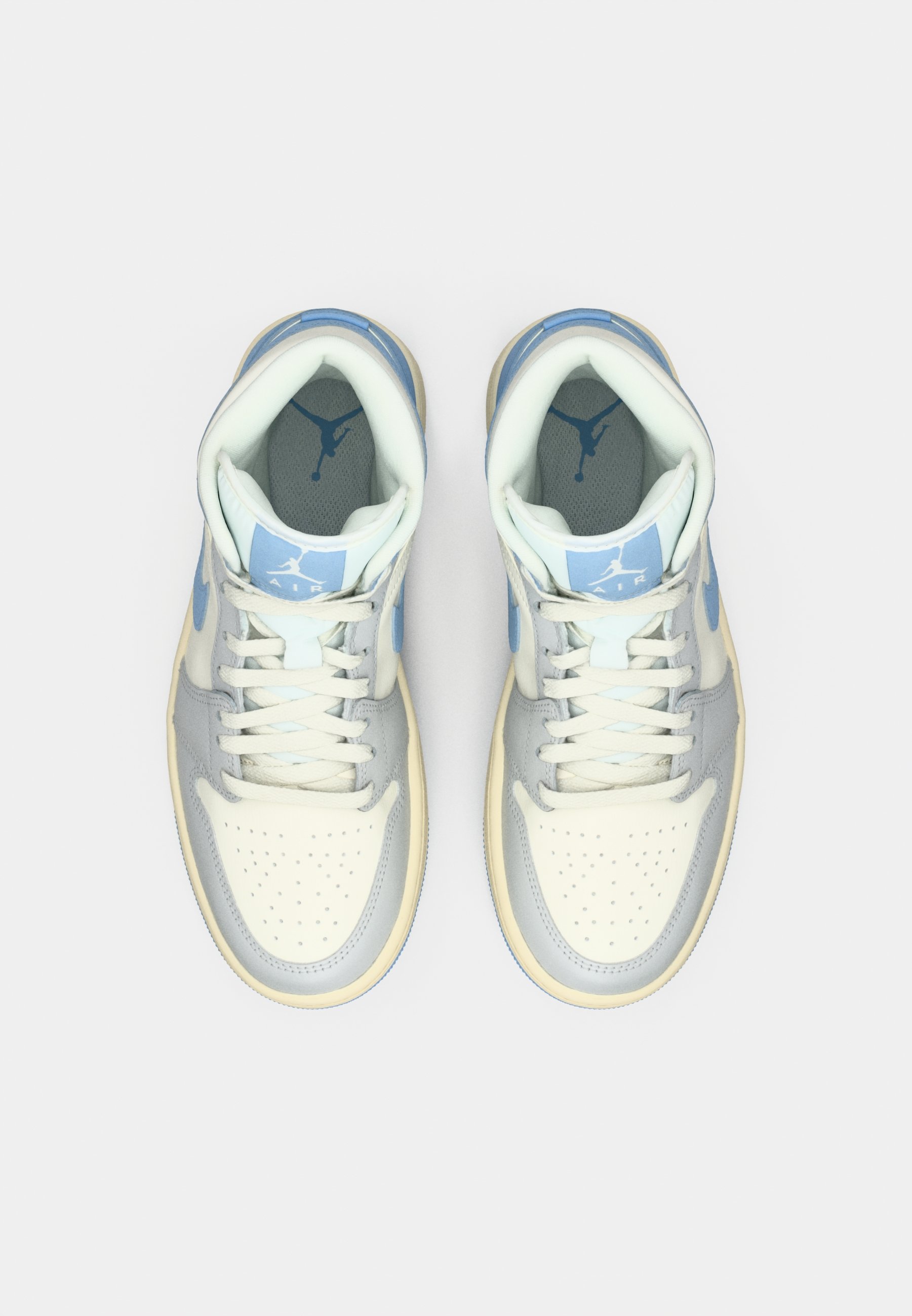 jordan 1 mid textures