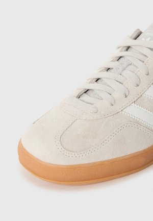 adidas Gazelle Indoor Chalk Pearl White — foto 6