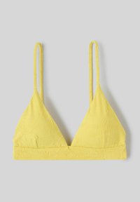 Haut de bikini triangle jaune avec des fines bretelles, un motif floral texturé et une bande unie à la base. Fabriqué en tissu extensible.