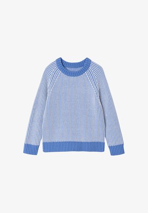 Blau-weiß gestreifter Langarm-Strickpullover mit geripptem Ausschnitt, Bündchen und Saum vor weißem Hintergrund.