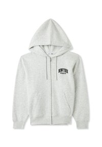 Felpa con zip di colore grigio chiaro, con tasca a marsupio, cappuccio con cordino e la scritta "NEW YORK ATHLETICS" stampata in nero sul lato sinistro del petto.