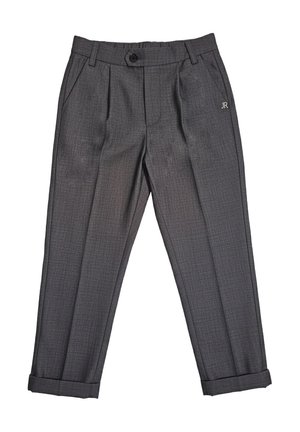 Pantaloni sartoriali grigio scuro con pieghe, passanti per cintura, tasche laterali, orli risvoltati e piccolo ricamo "JR" sulla coscia destra.