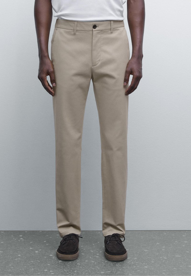 Massimo Dutti TAPERED FIT Chinos beige