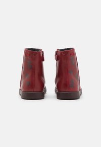 Camper TWS   - Puszābaki - burgundy
