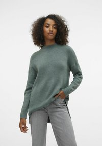 Vero Moda VMLEFILE BOXY NOOS - Strickpullover - balsam green