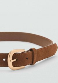 Brown suede belt featuring a gold metal buckle, with a smooth surface and subtle stitching detail along the edges.