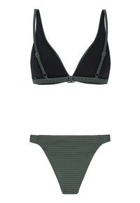 Zwarte driehoekige bikini top met groene gestreepte accenten, verstelbare banden en een sluiting. Bijpassende groene gestreepte bikini onderkant met een lage taille.