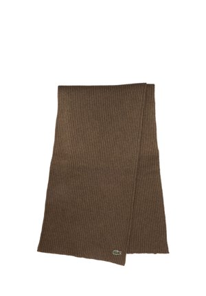 Écharpe en maille côtelée marron pliée avec un petit logo crocodile vert à une extrémité sur fond blanc.