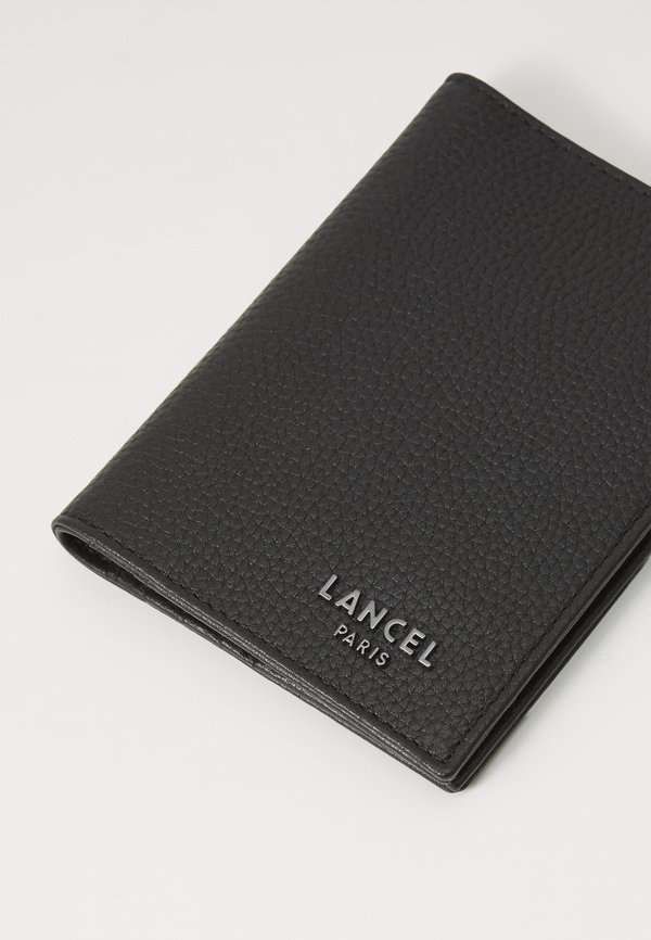 Passport holder4
