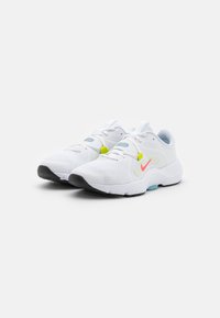 Nike Performance Sportovní boty - white