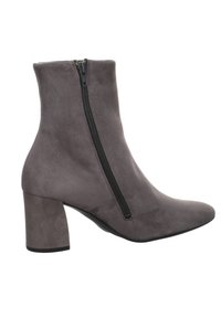 Šedá semišová kotníková bota s blokovým podpatkem a černým bočním zipem, elegantní a moderní design.