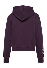 Lila Kapuzenpullover mit Kapuze, cropped Länge, elastischen Bündchen und geradem Saum. Verfügt über weiße grafische Akzente auf dem linken Ärmel.