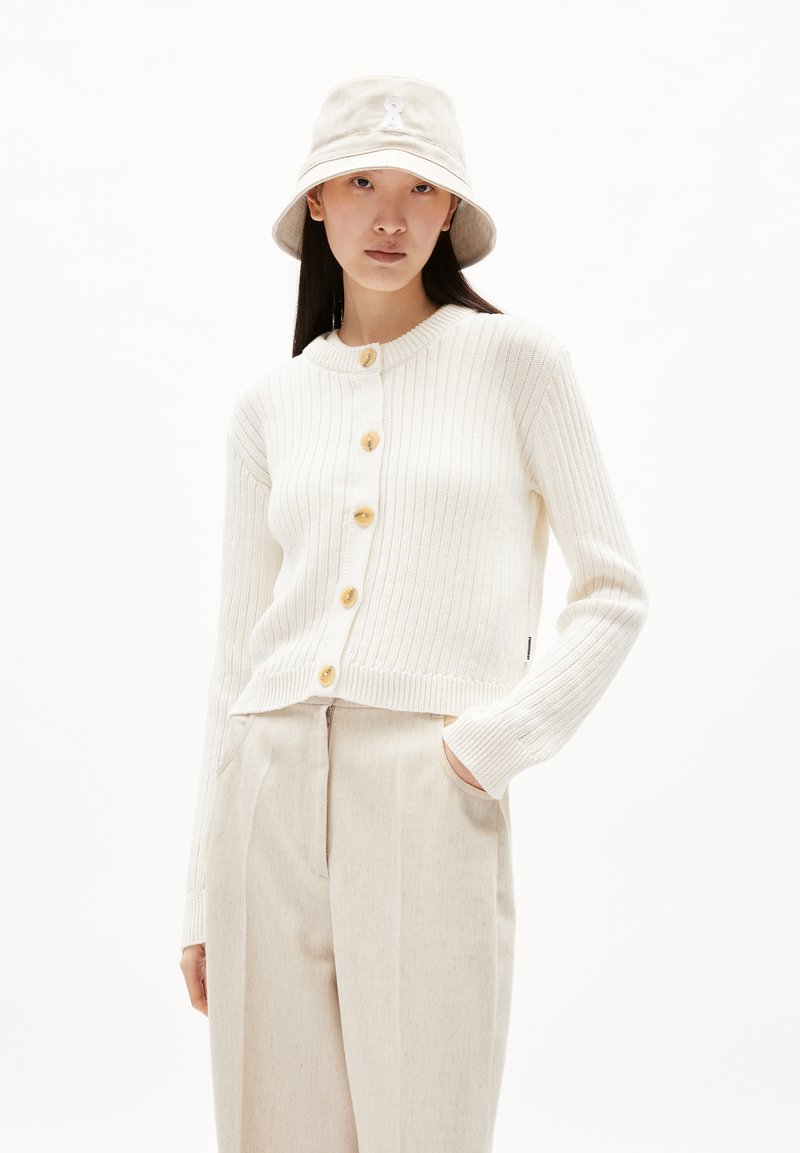 ARMEDANGELS JEANINAAS - Chaqueta de punto - off white