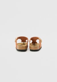 Birkenstock GIZEH RIVET LEVE NARROW Sandales dark rust/orange