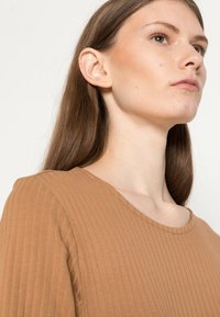 Even&Odd STRAIGHT LEG - Macacão - light brown
