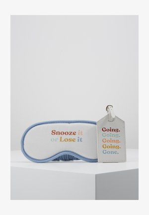 LUGGAGE TAG PREMIUM EYEMASK SET - Reisaccessoires - bone