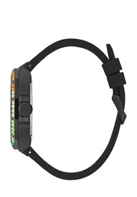 Reloj digital negro con cara rectangular y un bisel multicolor. Correa negra lisa con hebilla ajustable.