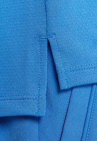 Unselected, star blue white
