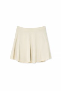 Fustă evazată de culoare bej deschis, cu o textură netedă și o talie elastică. Concepută cu o formă simplă și clasică, fără modele vizibile.