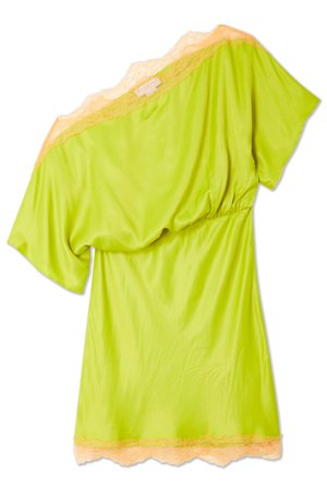 Limegrønn bluse med off-shoulder design og ferskenfarget blonder langs halsen og kanten, som viser en avslappet passform.