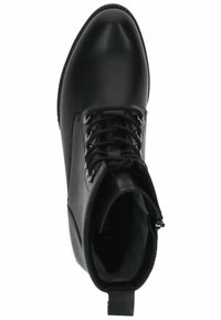 Stivale alla caviglia in pelle nera con punta tonda, allacciatura frontale e chiusura con zip. Finitura liscia, cuciture rinforzate e suola texture.