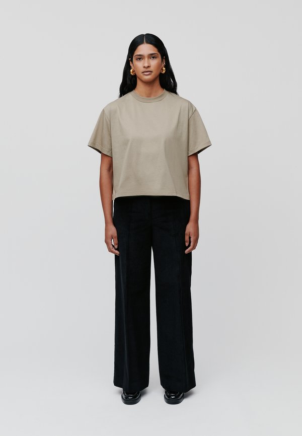 KYLA - Basic T-shirt - khaki