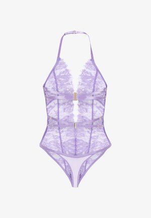 Spitzen-Body in helllila mit Halterneck, transparenter Optik, metallischen Akzenten an der Taille und einem Tanga-Rücken. Aufwendiges florales Muster.