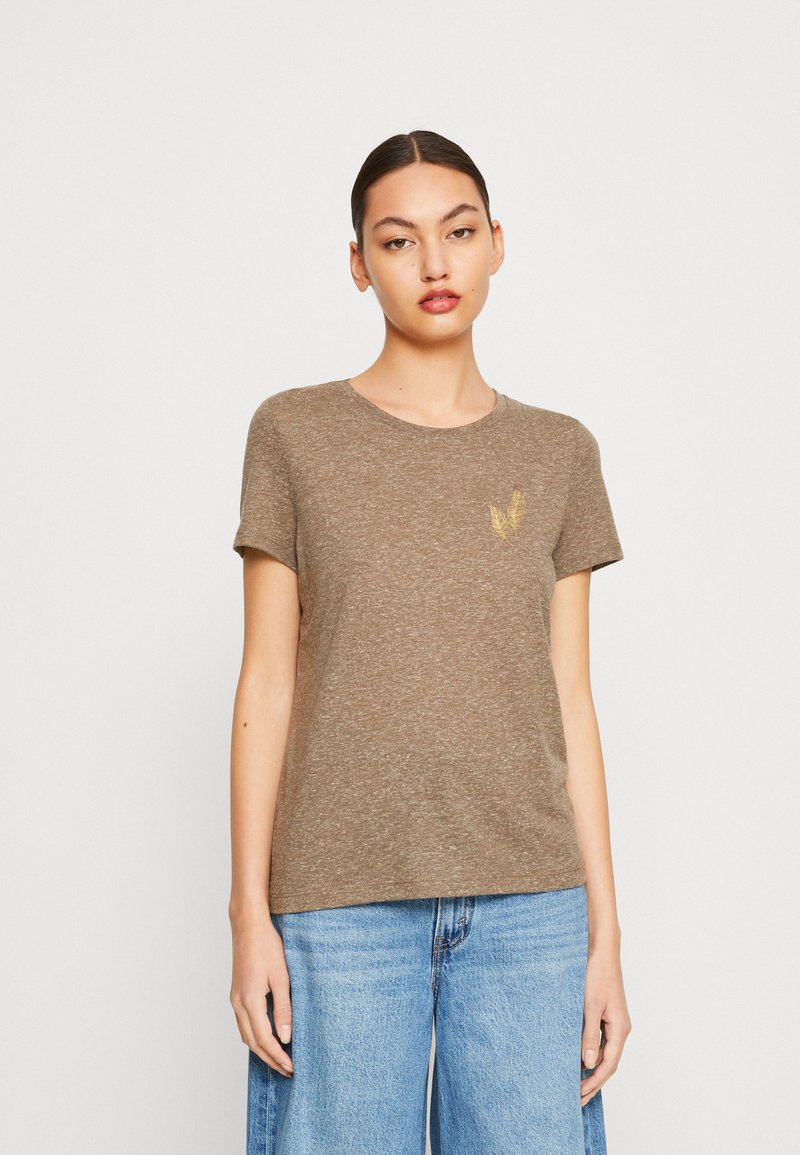 Vero Moda VMSELMA O NECK - Μπλουζάκι με στάμπα - bungee cord/gold